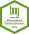Grünes Siegel mit sechseckigem Rahmen und der Aufschrift „bng zertifizierte Schwerpunktpraxis Kapselendoskopie 2025“